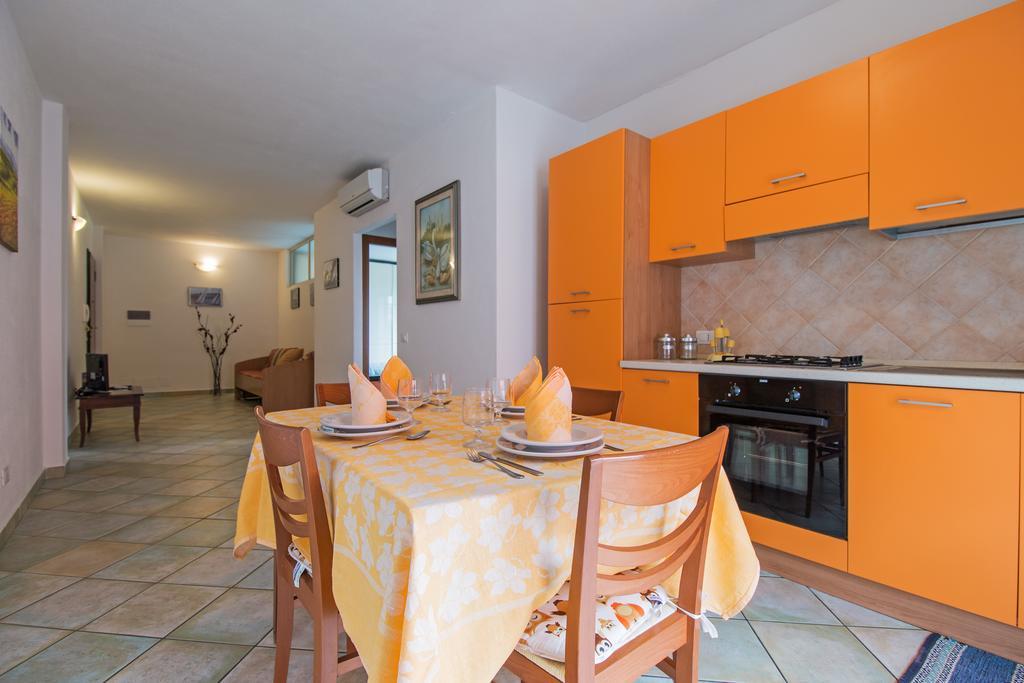 Residenza Maria Antonia - Private Apartment Orosei Eksteriør bilde