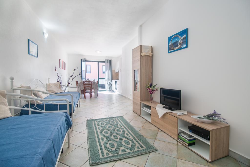 Residenza Maria Antonia - Private Apartment Orosei Eksteriør bilde