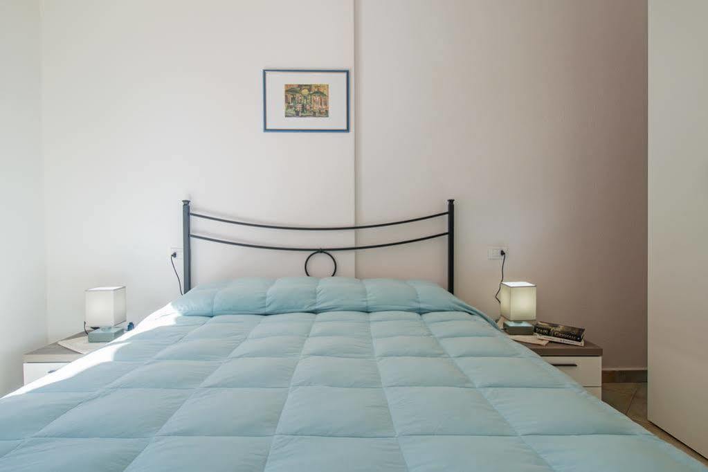 Residenza Maria Antonia - Private Apartment Orosei Eksteriør bilde